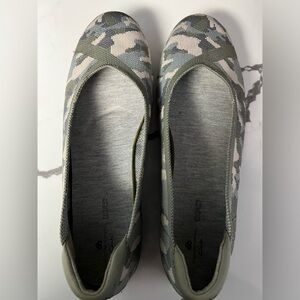 Clarks Camouflage Flats in Green and White